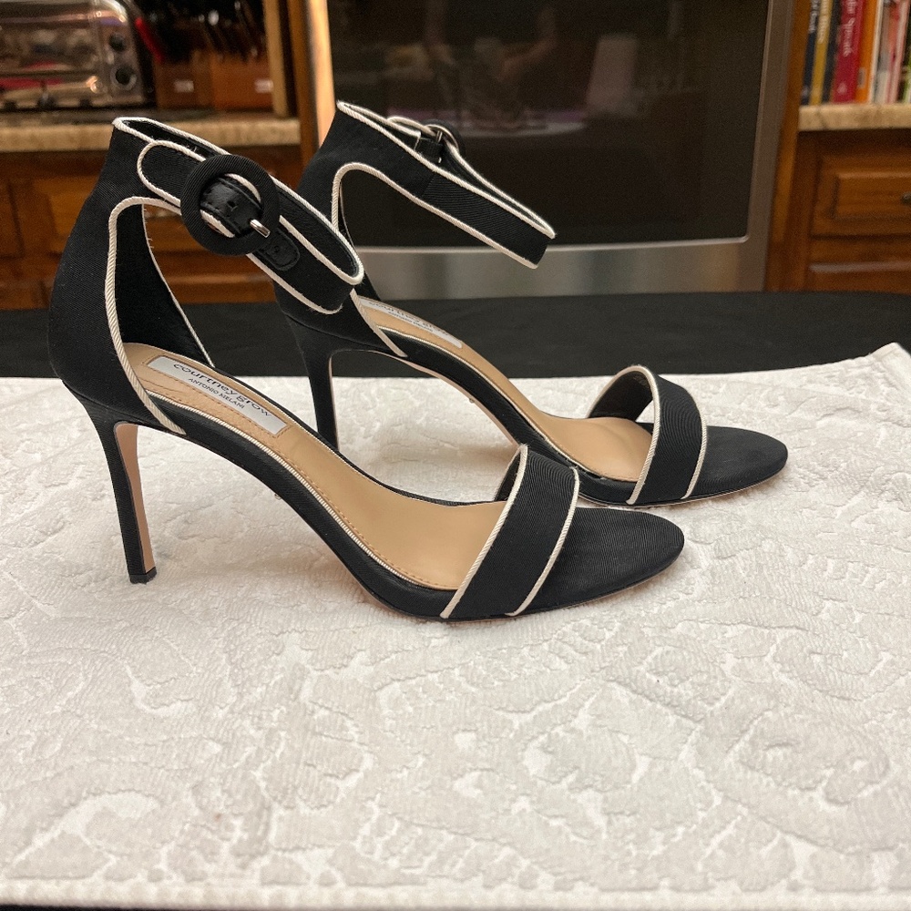 NWT Black Grosgrain Fabric With Cream Trim Heeled Sandals.